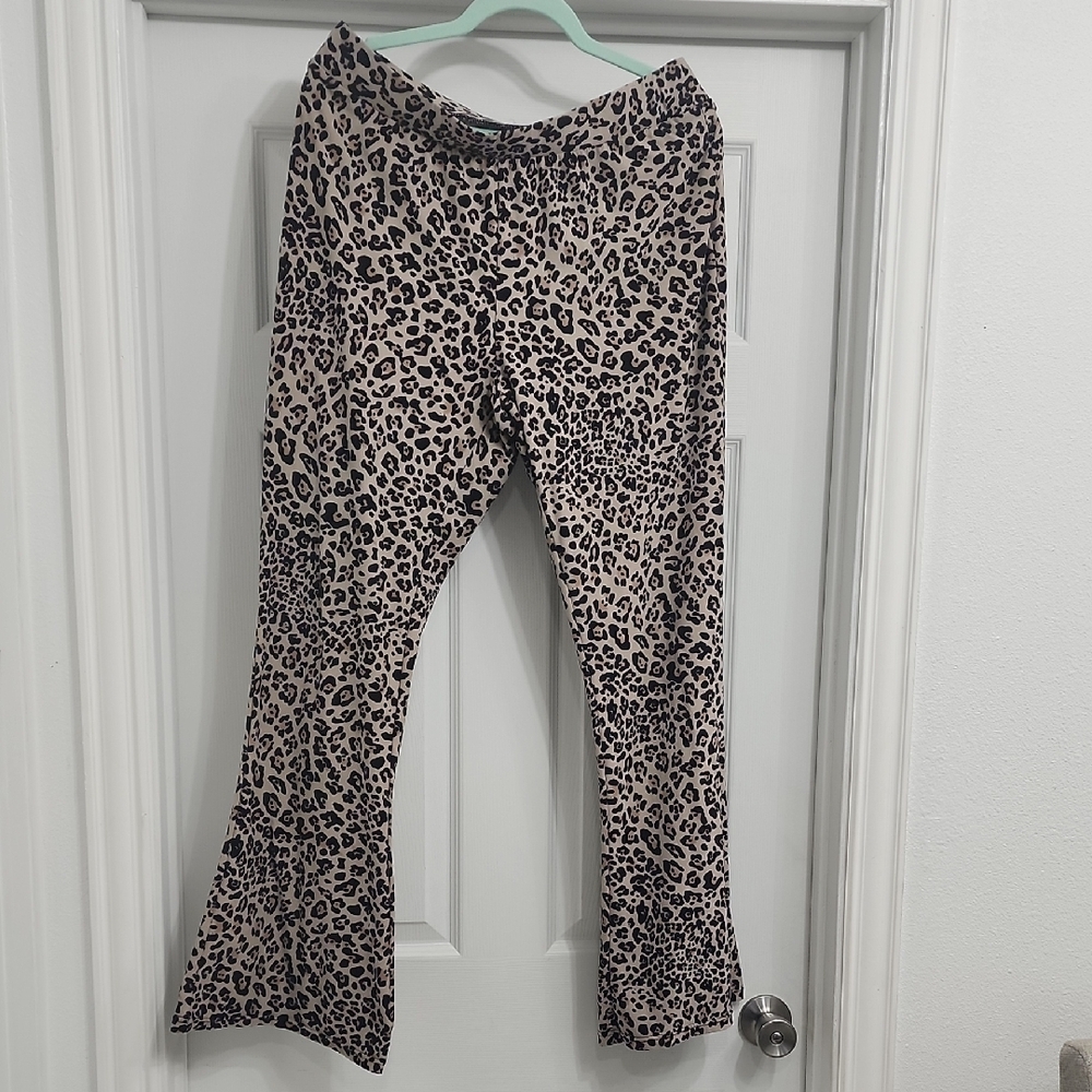 Leopard Print Flared Pants-very stretchy